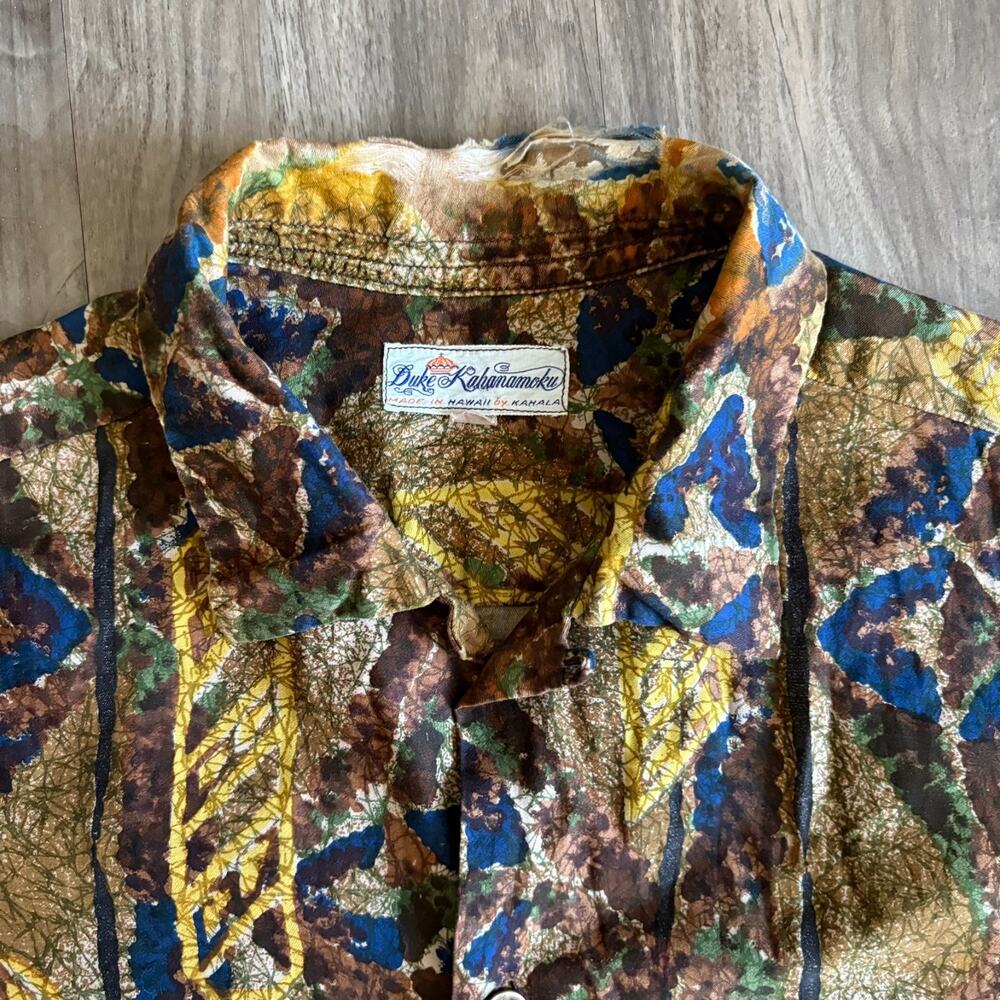 Vintage DUKE KAHANAMOKU Hawaiian Shirt Men's Size L 1950s Loop Collar Worn Rayon